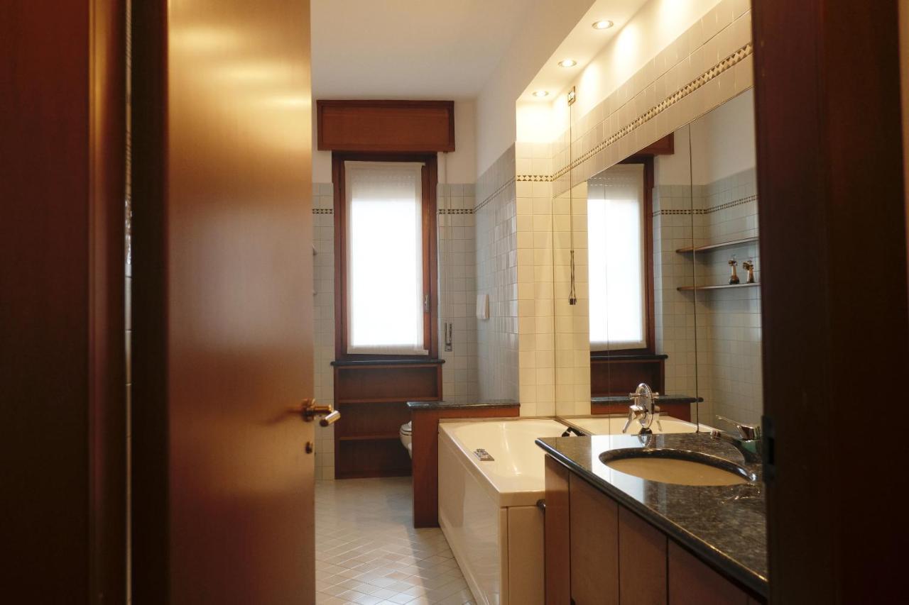 Emeraldway - Bellissimo Appartamento In Zona Sempione-Tre Torri 米兰 外观 照片