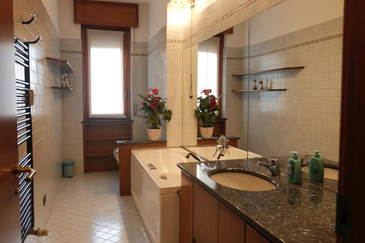 Emeraldway - Bellissimo Appartamento In Zona Sempione-Tre Torri 米兰 外观 照片