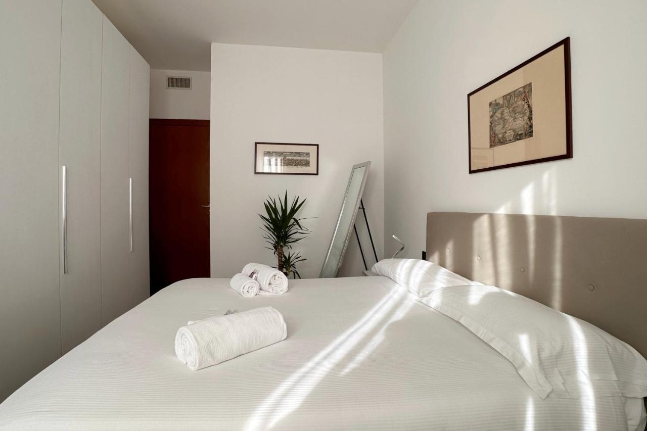 Emeraldway - Bellissimo Appartamento In Zona Sempione-Tre Torri 米兰 外观 照片